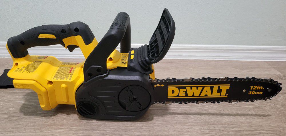 DEWALT 15 AMP 18 in. CORDED ELECTRIC CHAINSAW 