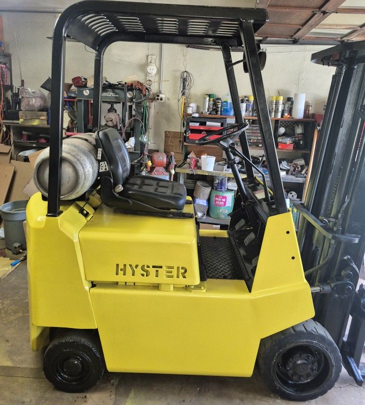 3000lb Hyster Forklift