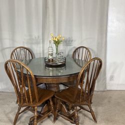 Handsome Kitchen Dining Table & 4 Chairs!