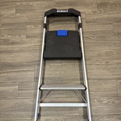 Kobalt 2-Step Ladder