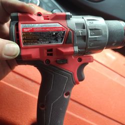Milwaukee Fuel Brushless M18 Hammer Drill Driver With Battery