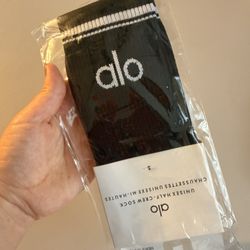 Alo Performance Crew Socks –  (1 Pair)
