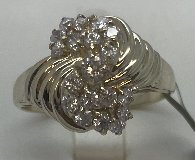 10K Gold Use Diamond Ring