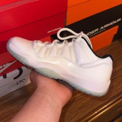 Air Jordan Retro GS 11 Low “Legend Blue” Size 7