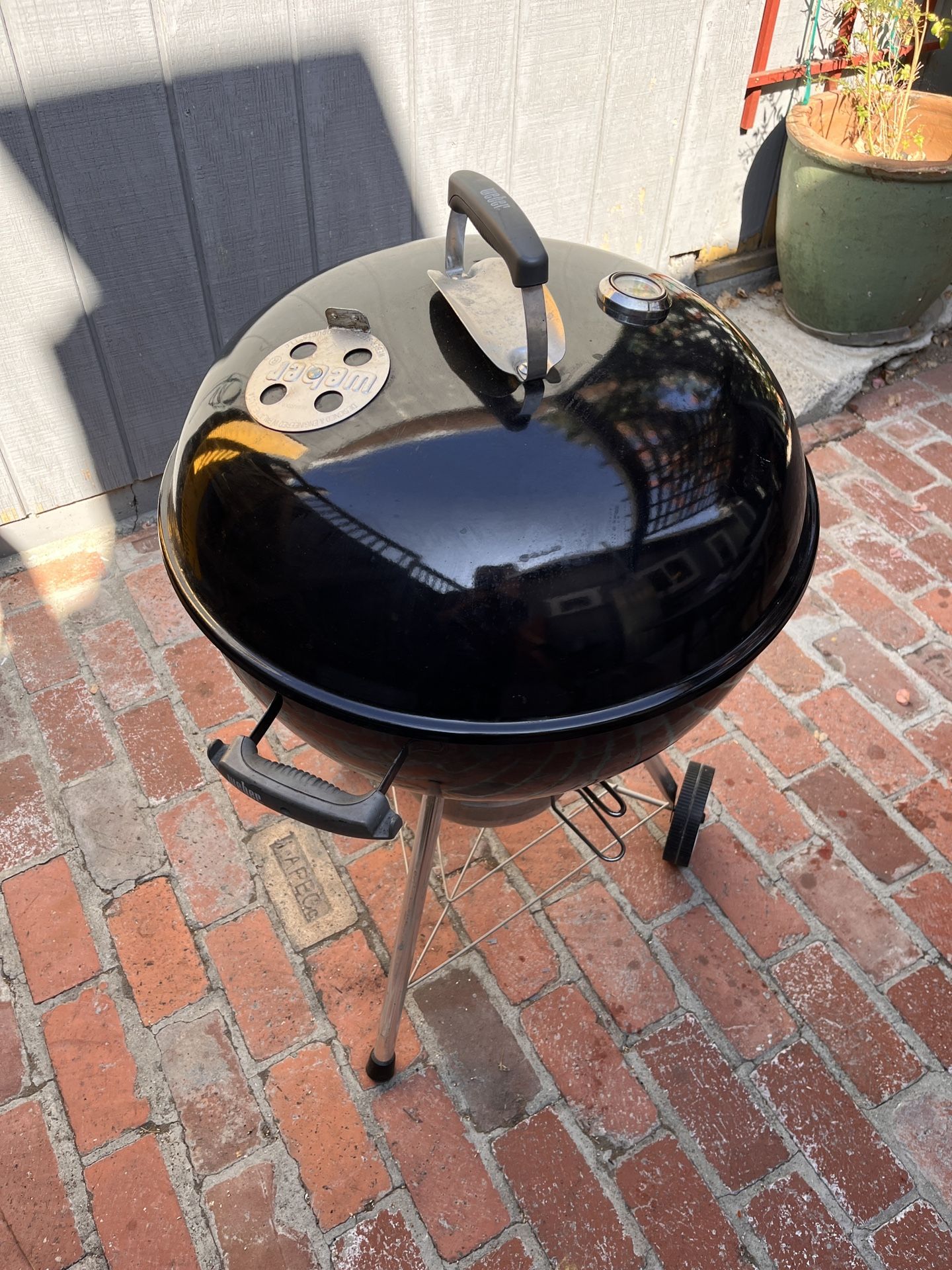 Weber 22 Inch Kettle Premium Charcoal Grill + Cover