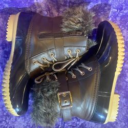 Women’s Sho Beautiful Duck-01 Boots - Size 8.5