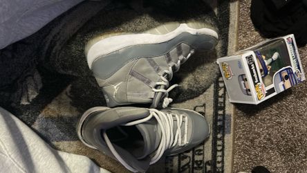Jordan 11 cool greys with box