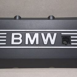 Right Side BMW Cylinder Head Cover/ValveCover  E39 540i, E38 