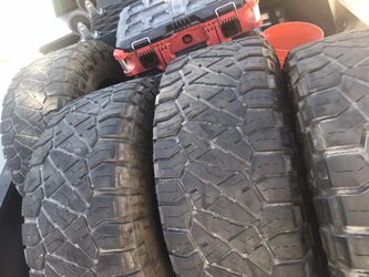 325/65R18 Nitto tires