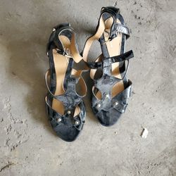 Black And Gold Heels