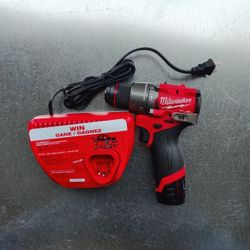 Milwaukee M12 Drill 
