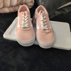 Vans tennis shoe
