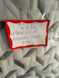 Nectar Luxe Memory Foam, King, Like New, Perfect Condition