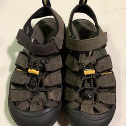 Keen boys size 2 sandals 