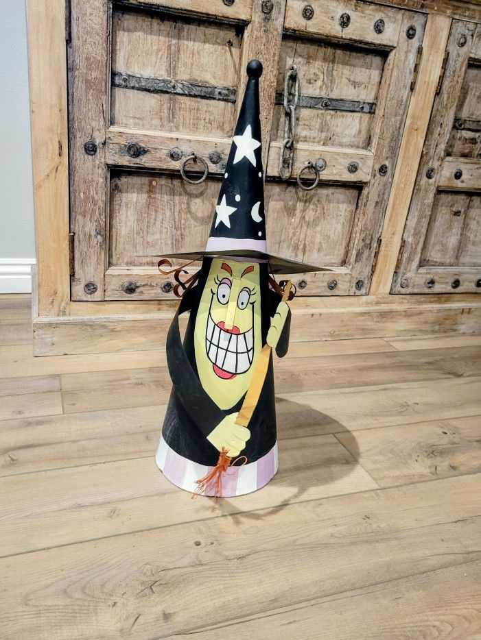 Halloween Decor Witch w/broom Metal Porch Or Yard
