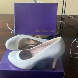 Women’s White Shoes