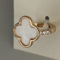 Valentine’s Day 💗 NWT TAHARI Yellow Gold Mother of Pearl Clover Flower Alhambra Ring “similar to” VCA Van Cleef & Arpels without price! 6 CZ’s SZ 7 
