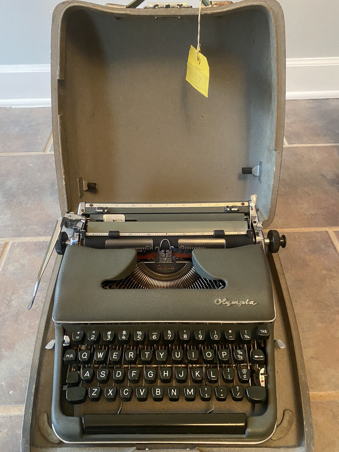 1958 Olympia Deluxe Typewriter