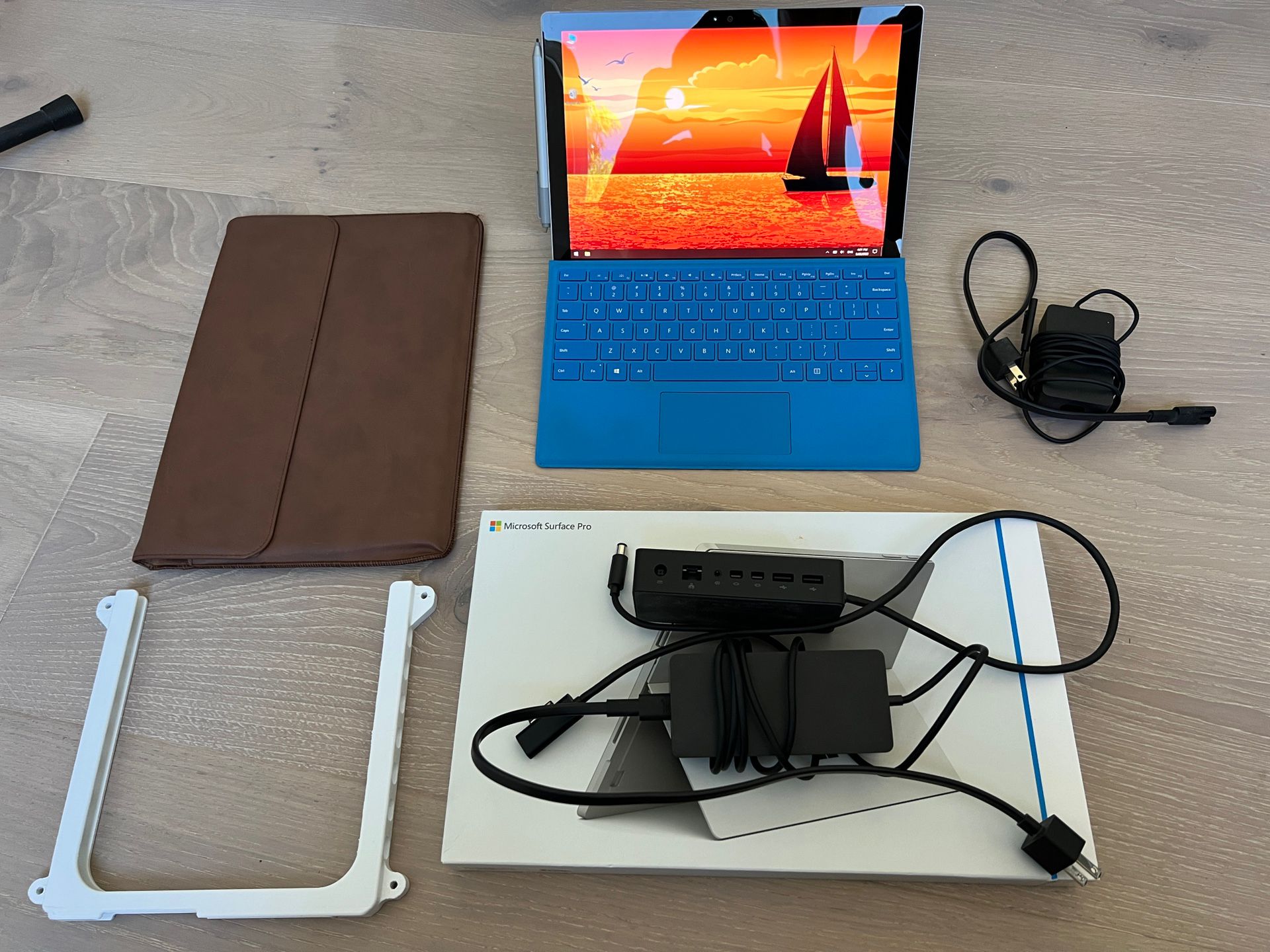 Microsoft Surface Pro 4 (256 GB, 8 GB RAM, Intel Core i7-6650U) for