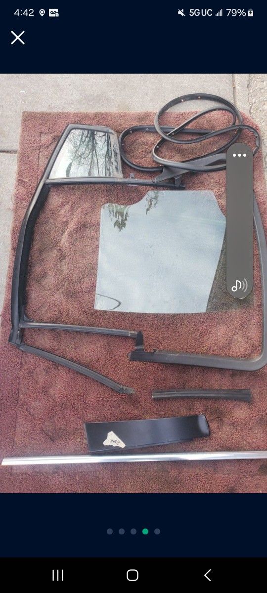 2013 CHEVY CRUZ DRIVER SIDE FRONT AND REAR WINDOWS WITH RUBBER TRIM
11525 S HALSTED.dunkin Donuts/7111.S WESTERN WALGREENS
DELIVERY AVAILABLE $50