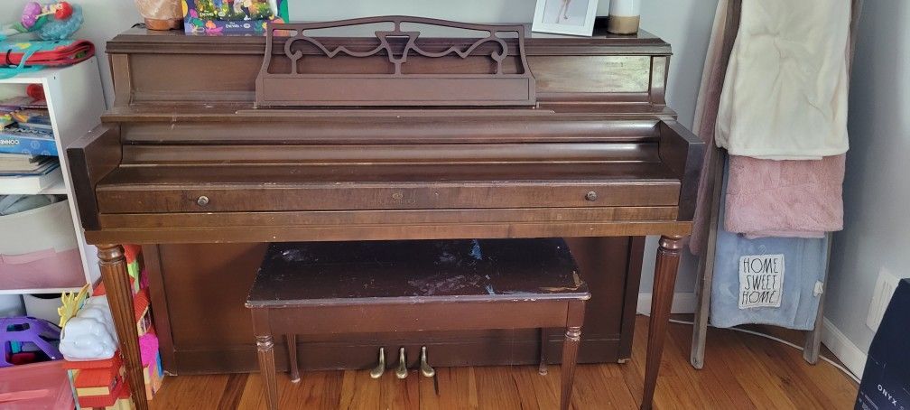 Wurlitzer Upright Piano