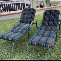 Pool Side Lounge Chairs 