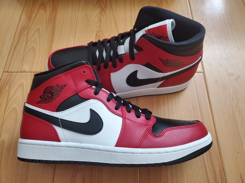 **ON HOLD** Nike Air Jordan 1 Mid Retro Chicago Black Toe size 10.5 Black Red Union Bred Travis Scott