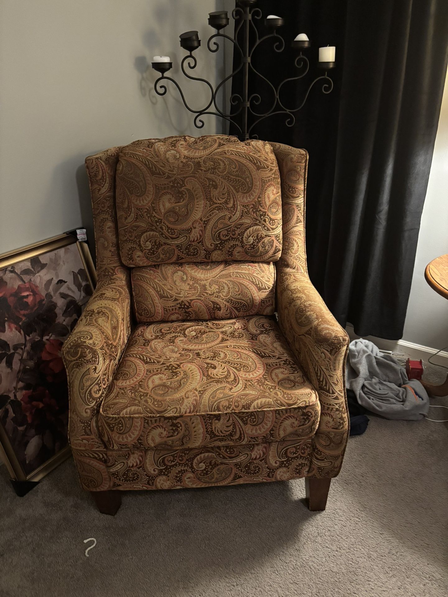 Upholstered arm chair