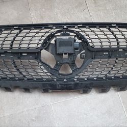 2019-2021 Mercedes CLA Grill with sensor