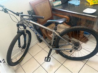 GT Avalanche 29” Mountain Bike