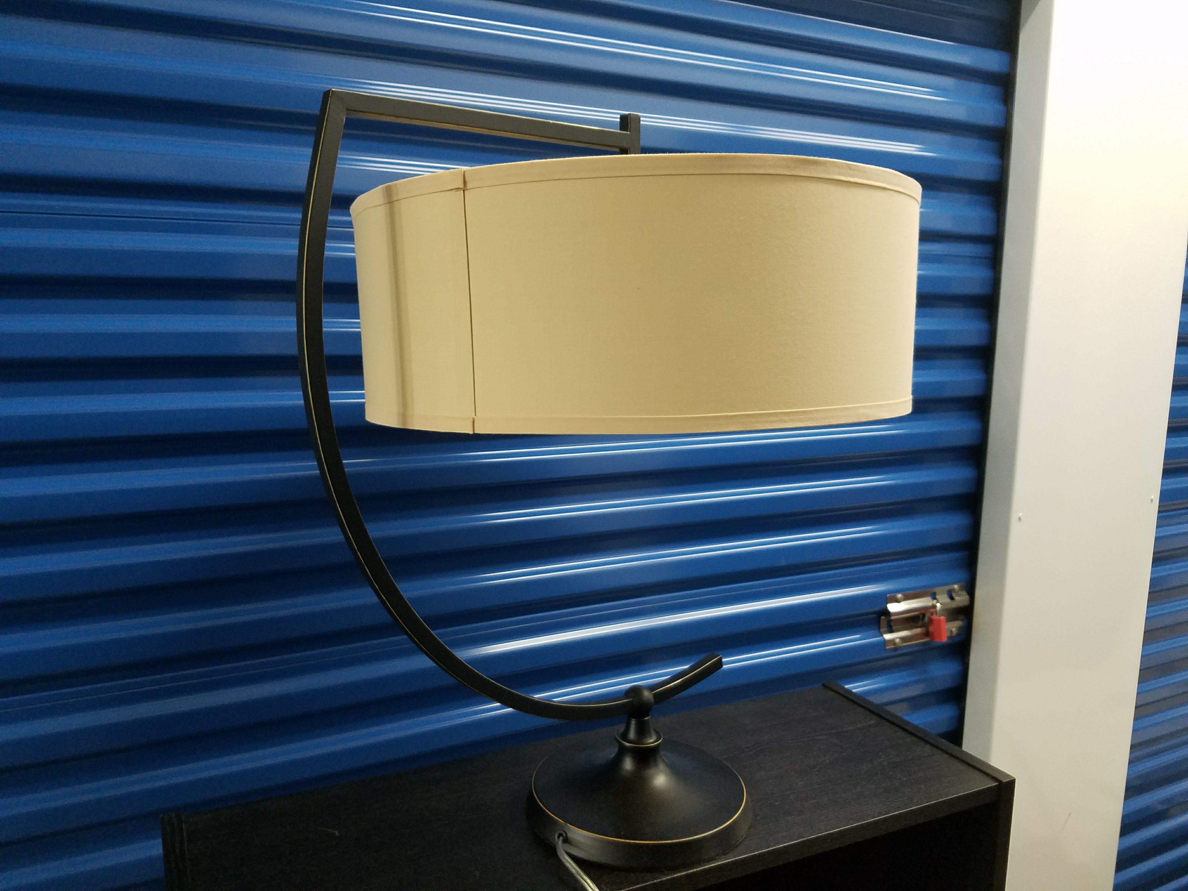 Metal Frame Table LAMP