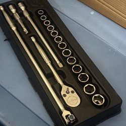 Snap-on Tools 17 pc 1/2" Drive 6-Point Metric General Service Socket Set • Includes (17) tools (12-24 mm) • Includes Dual 80R Technology standard hand
