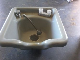 Plastic shampoo bowel