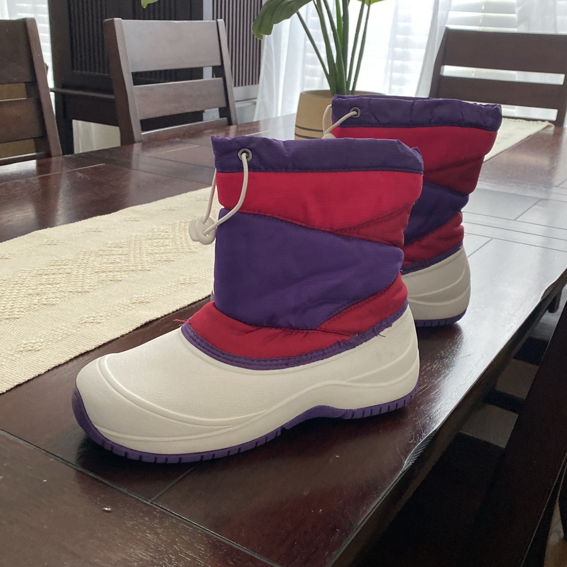 Girls Snow Boots Size 5