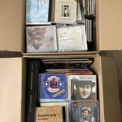 OVER 300 CD MUSIC MOST OF THEN COUNTRY MUSIC 