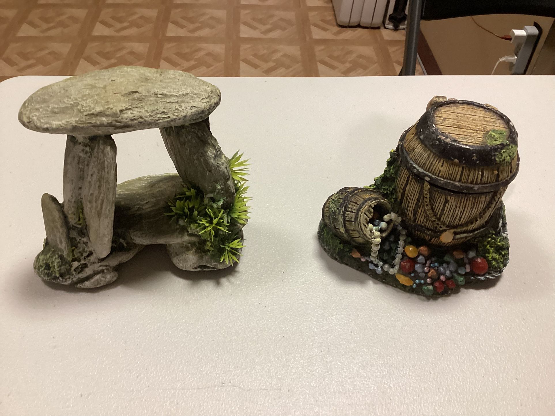 FISH TANK DECORATION