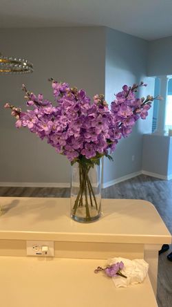 26 inches Tall Faux Purple Lilac Floral Stems in Glass Vase