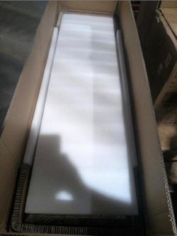Truck bed tool box