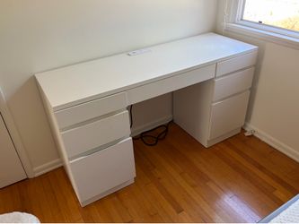 Great desk with chair!