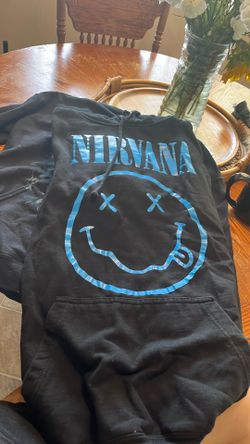 2xl nirvana sweater with pocket and hoodie
