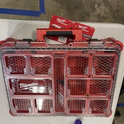 Milwaukee PACKOUT 11-Compartment Impact Resistant