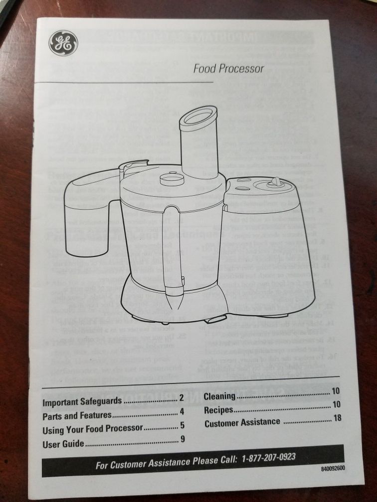 GE 4 Speed Food Processor. Very clean and in perfect working condition.