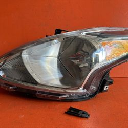 2015 - 2019 Nissan Versa Sedan Left Driver LH Side Halogen Headlight OEM