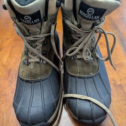 Men's Hiking or Work Boots Size  9