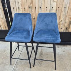 Two Bar Stool In Very Good Condition, Please See All The Pictures For Details And Measurements 