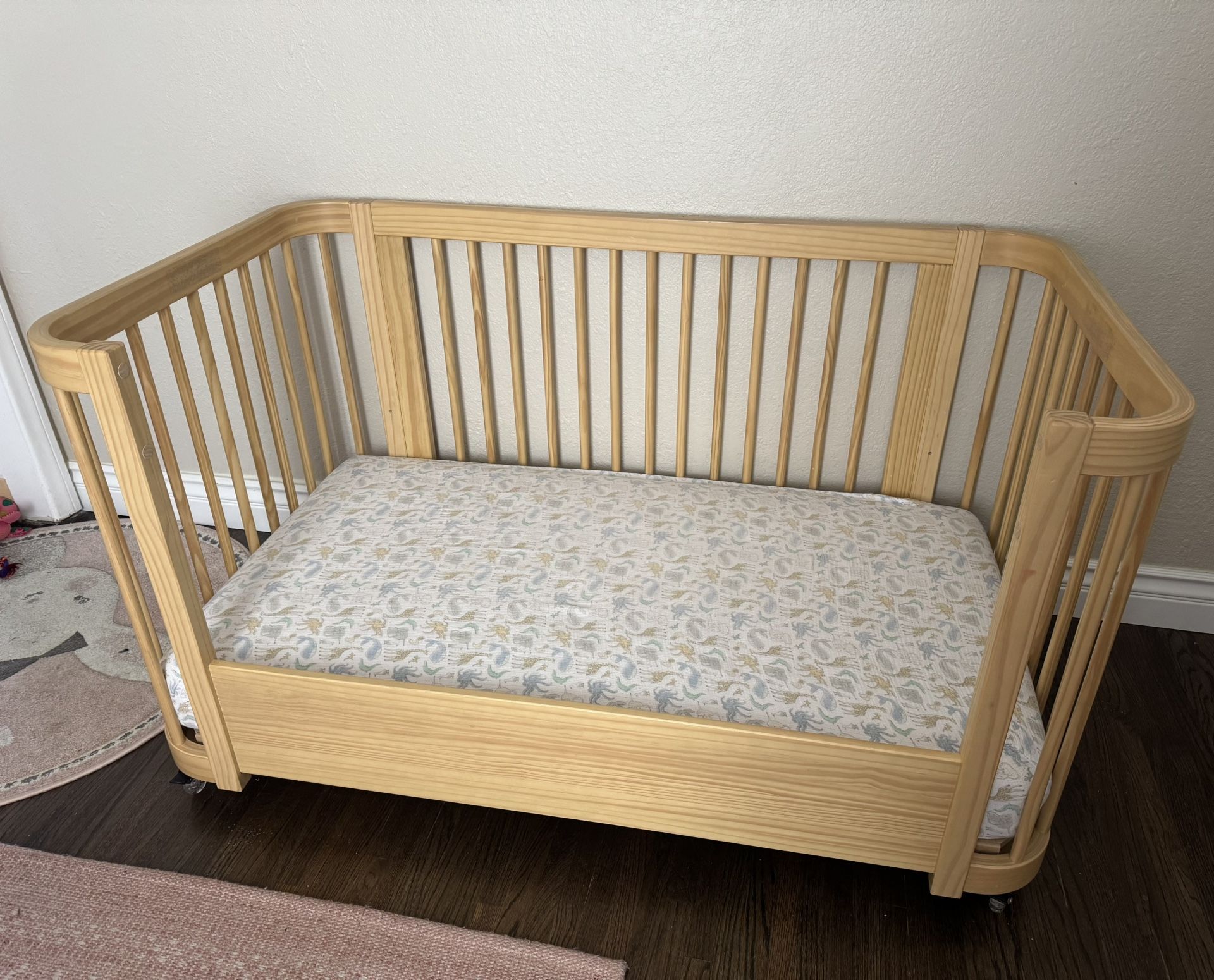Nestig Wave Crib/Toddler Bed