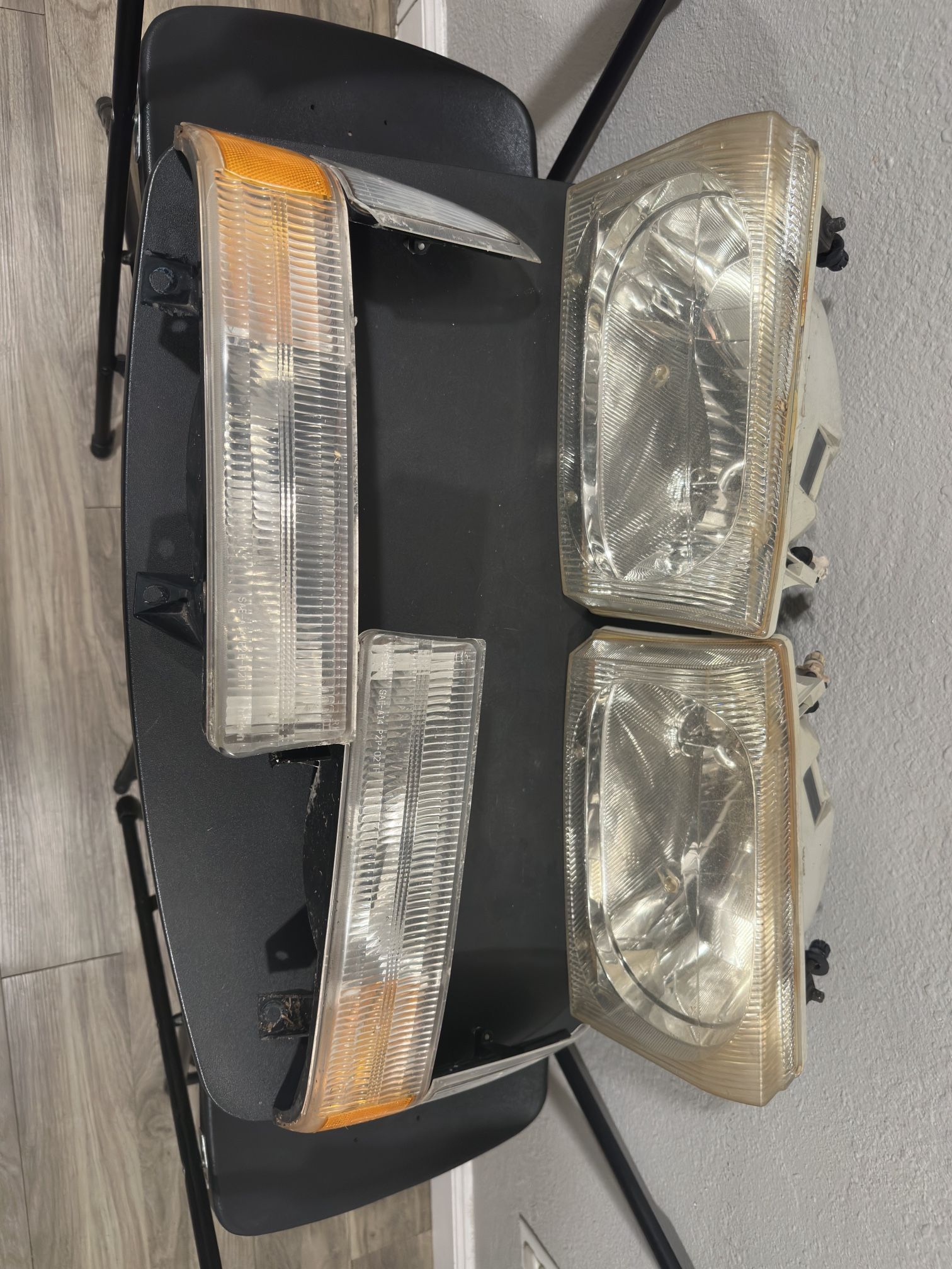 00-05 F350 Excursion Headlights And Turn Signal / Driver Mirror Oem
