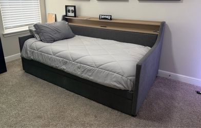 Twin daybed w/tempur-pedic mattress
