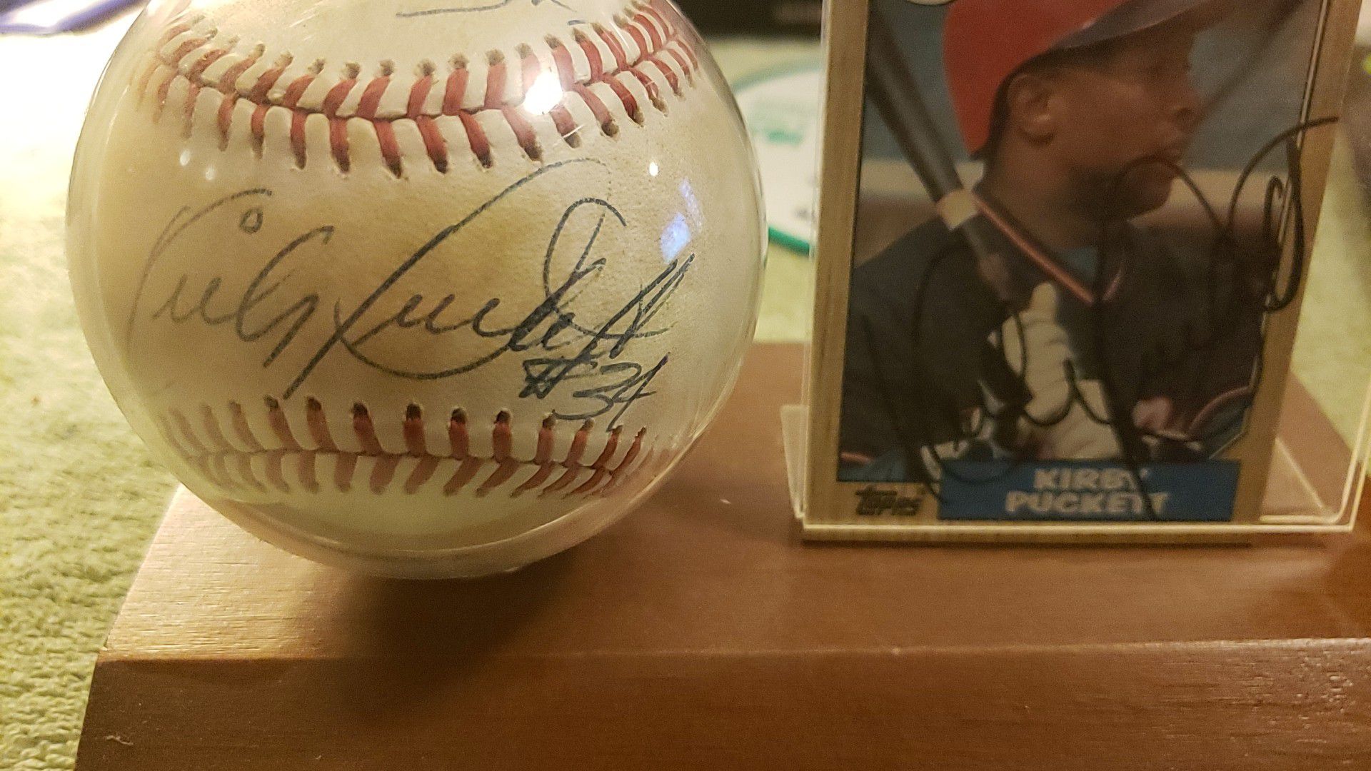 Kirby Puckett signed Baseball and Baseball Card with holder