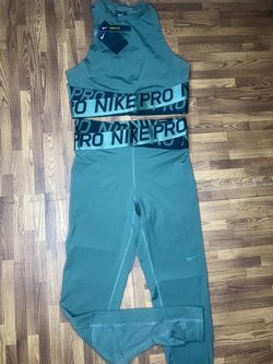 Brand new Nike Pro Dri Fit 2 piece